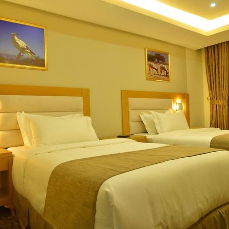 Muscat Plaza Hotel Екстериор снимка