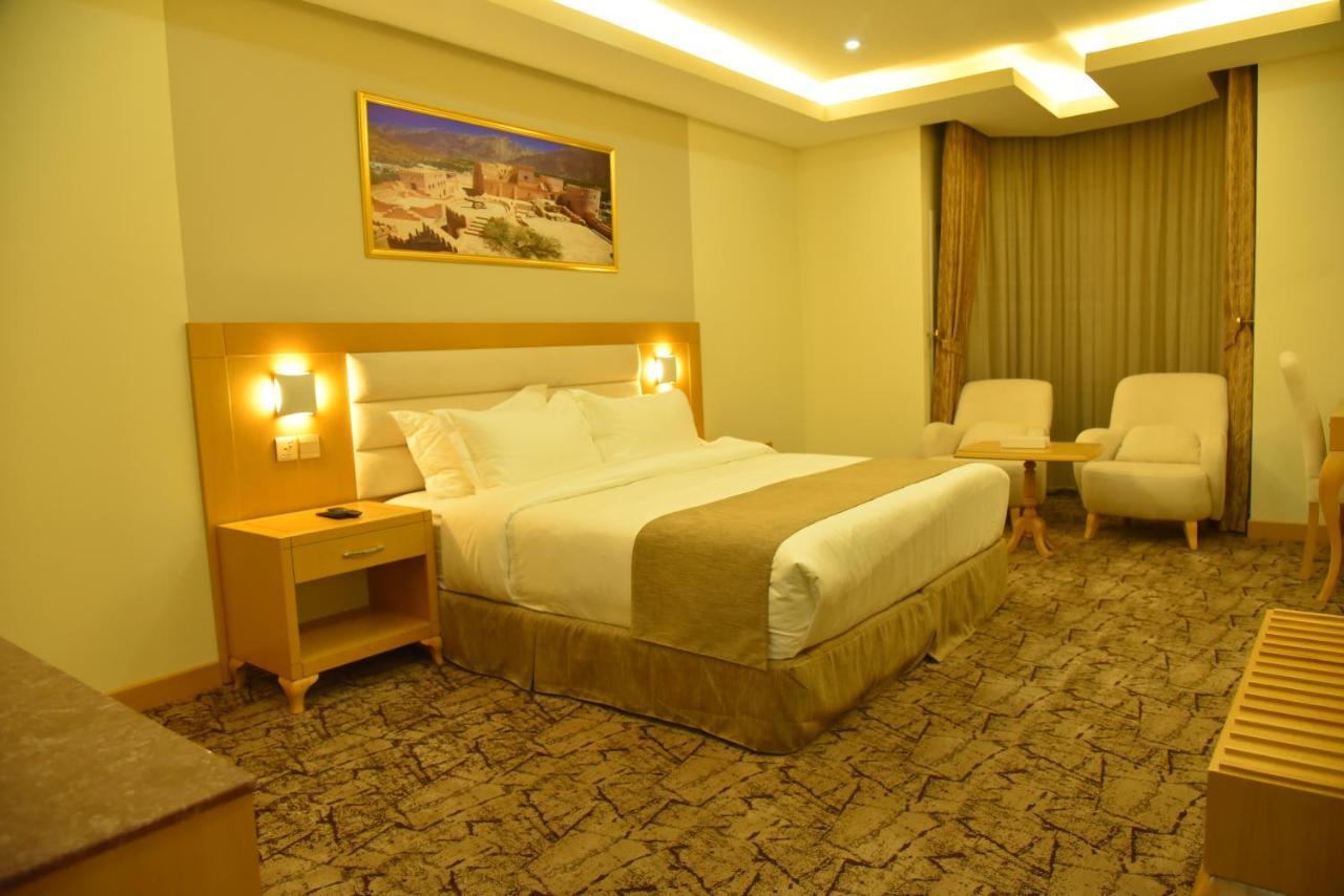 Muscat Plaza Hotel Екстериор снимка